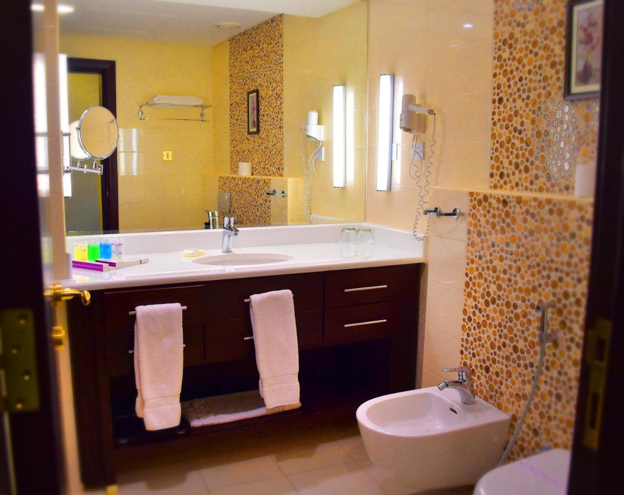 Al Bastaki International Hotel Koeweit Buitenkant foto